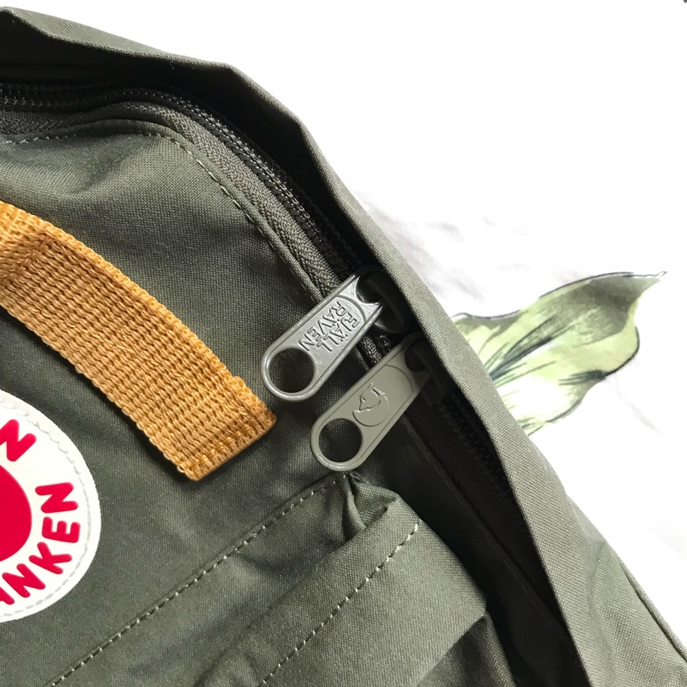 authentic Fjallraven kanken ochre green - Picture 6 of 8
